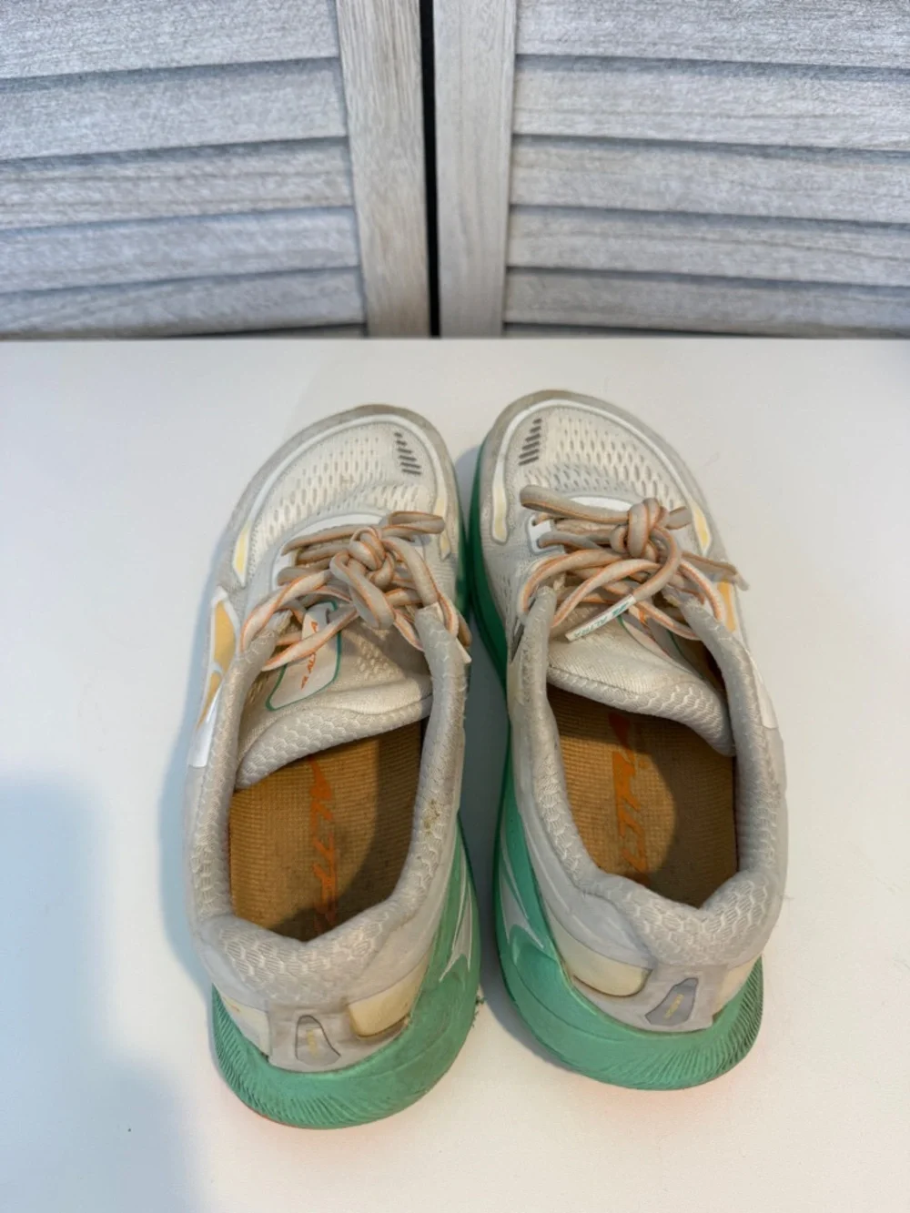 Altra Women’s Paradigm 6 Running Sneakers Size 8